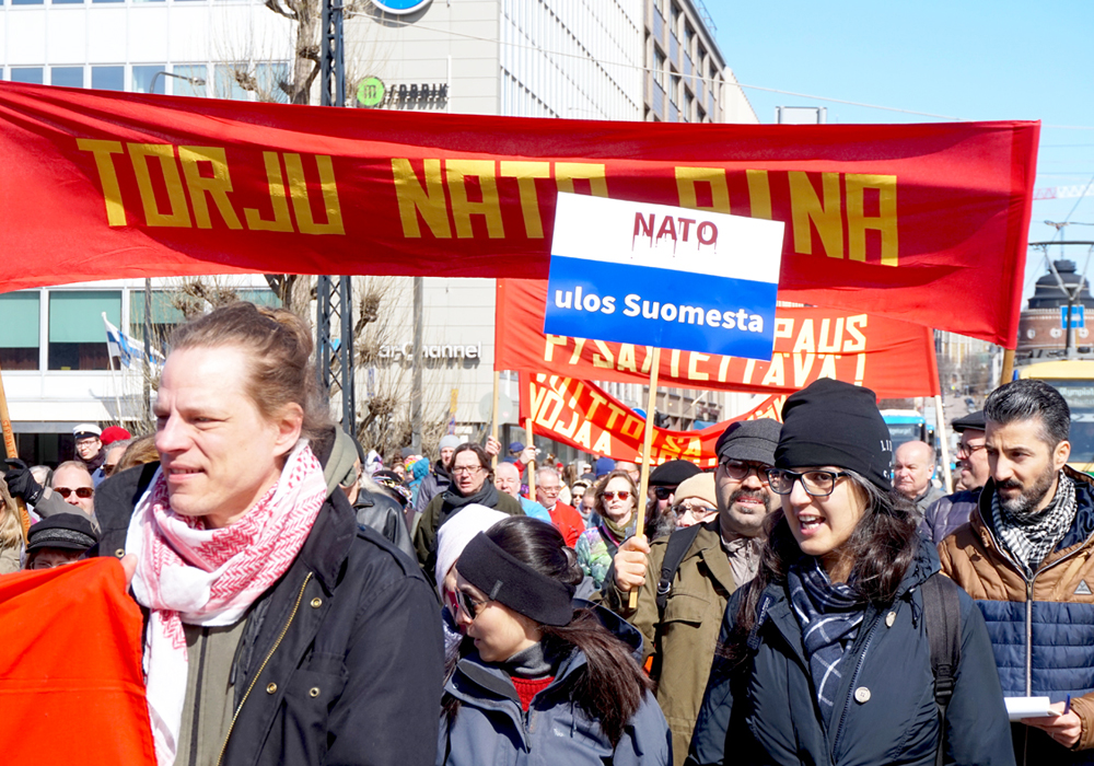 Vapun tunnuksia: Torju Nato ja Sote-kaappaus