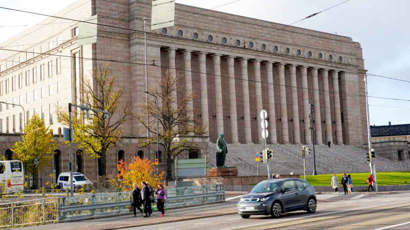 Synnyttääkö Petteri ennen juhannusta