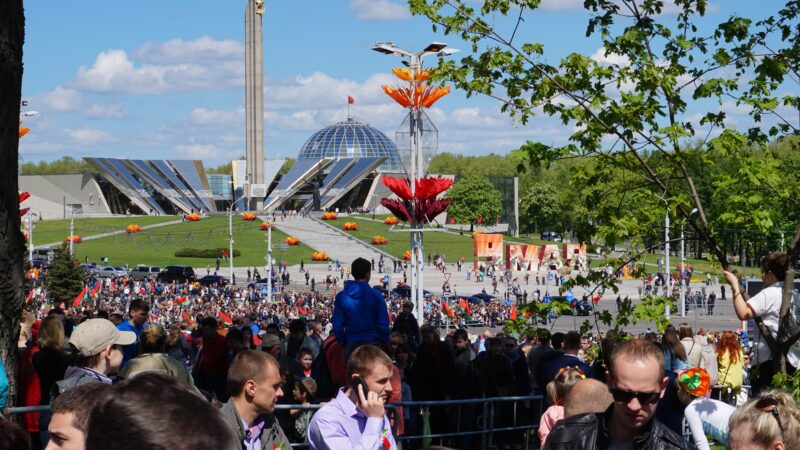 Fasismin vastustajat vetosivat: Manifesti maailman kansojen yhdistymiselle