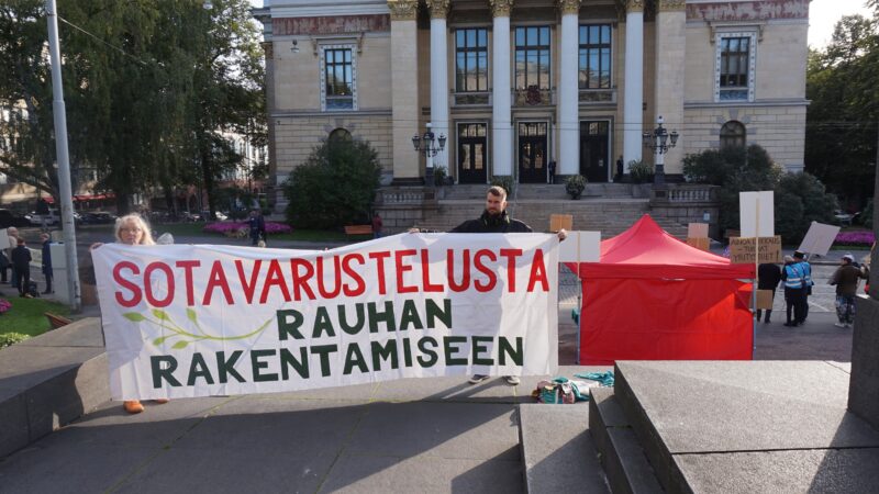 Säätytalon säädytön näytelmä jatkuu