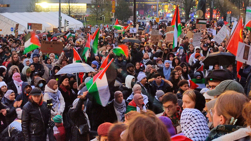 Palestiinan tukimielenosoitus keräsi Helsinkiin 3 000 osallistujaa
