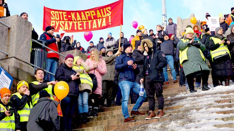 Orpon-Purran hallitus ajaa hyvinvointivaltiota alas