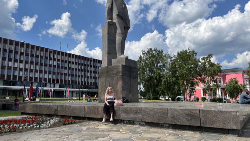 Suomen kieli hiipuu Venäjän Karjalassa – korona ja huonot suhteet vähensivät sukulaiskansojen kiinnostusta Suomeen