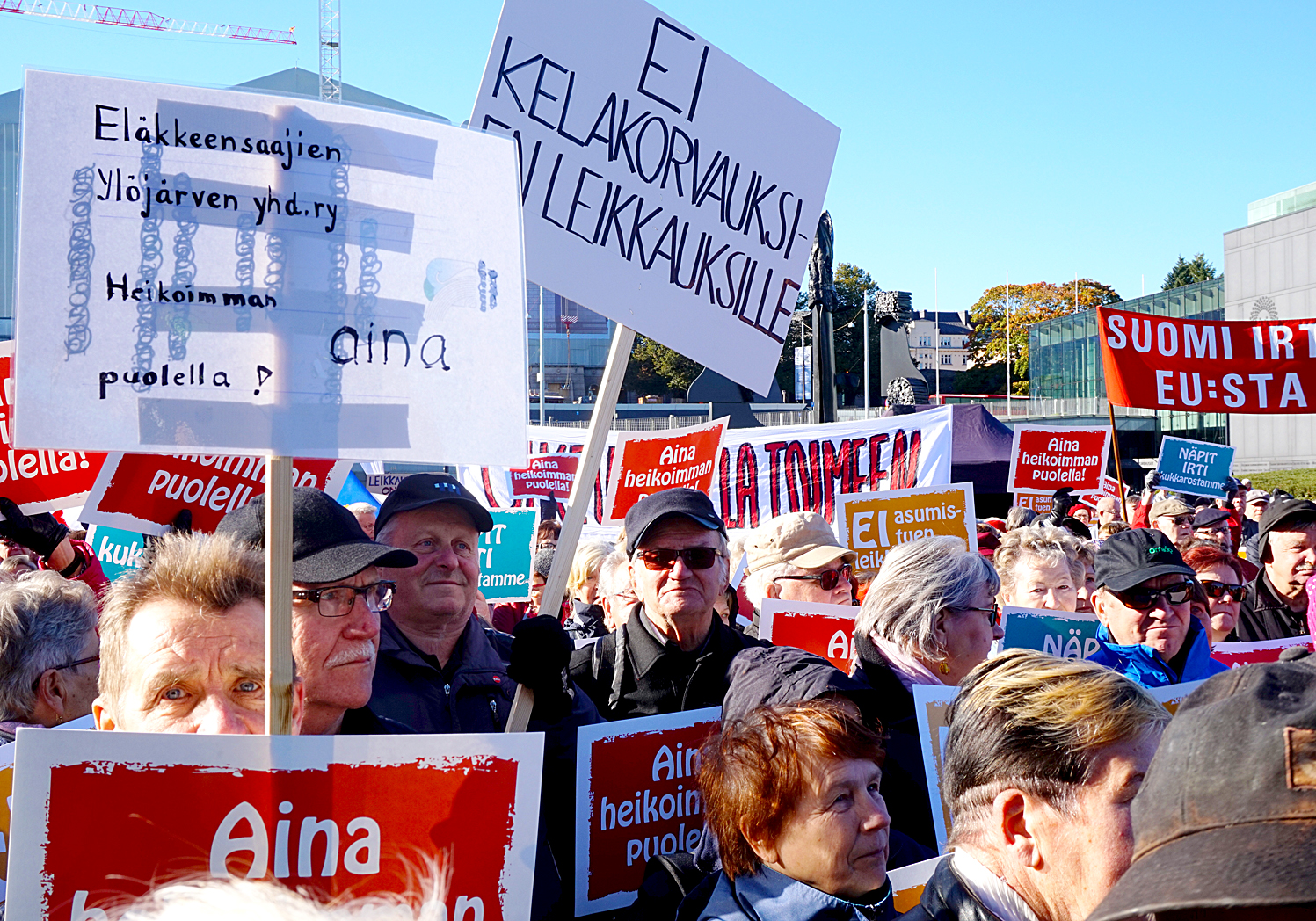 Eläkeläiset kampajoivat ”oikeudenmukaisten leikkausten” puolesta