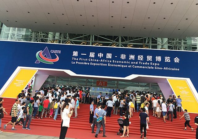 Valoa kansalle – eli miten kapitalisti voi pelata kommunistin pussiin