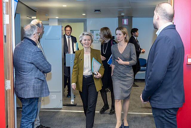 Länsi juoksemassa oman häntänsä perässä – ja muuta lastentarhassa oppimatta jäänyttä