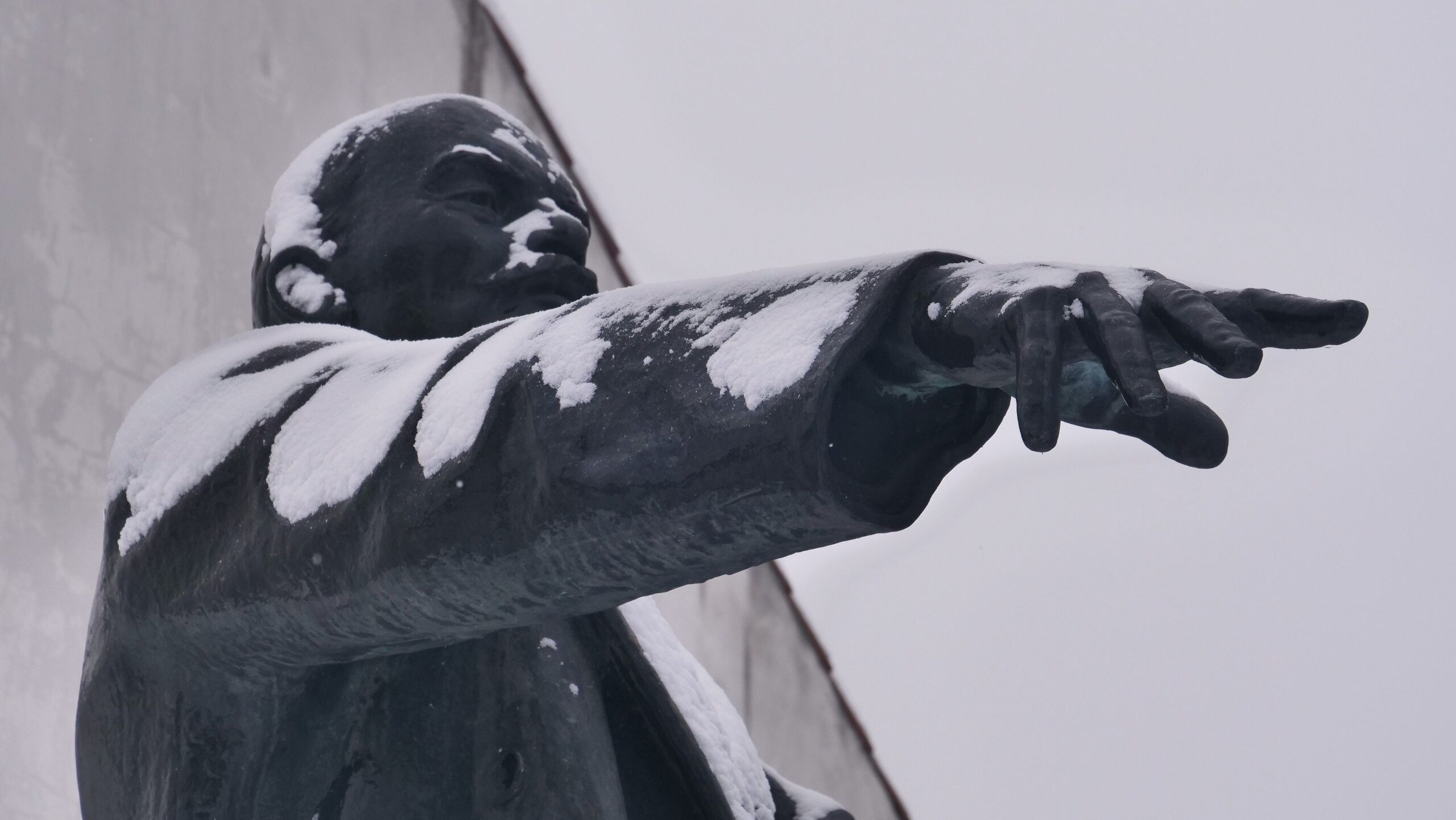 Viro vei venäläisiltä äänioikeuden paikallisvaaleissa – Viro on Ukrainan tiellä venäläisten kohtelussa