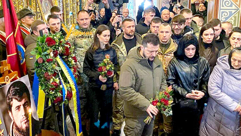 Sanna Marin palkittiin jälleen Naton eteen tehdystä työstä