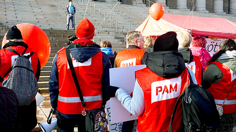Sotilasmenojen nostaminen johtaa talouden kestämättömään tilaan