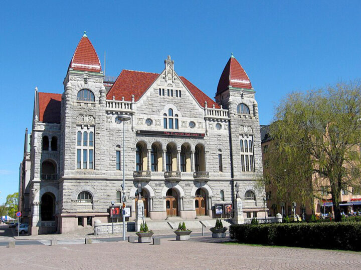 Kansallisteatterin Toisen tasavallan sankari on Urho Kekkonen