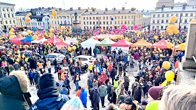 Oikeusvaltiota nakertavat lakkolait alkavat purra