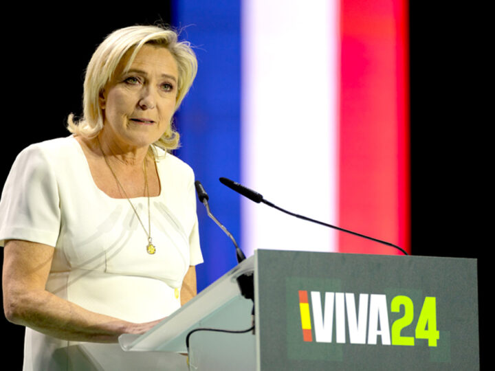 Marine Le Pen nousi Ranskan presidenttipelin paalupaikalle/1