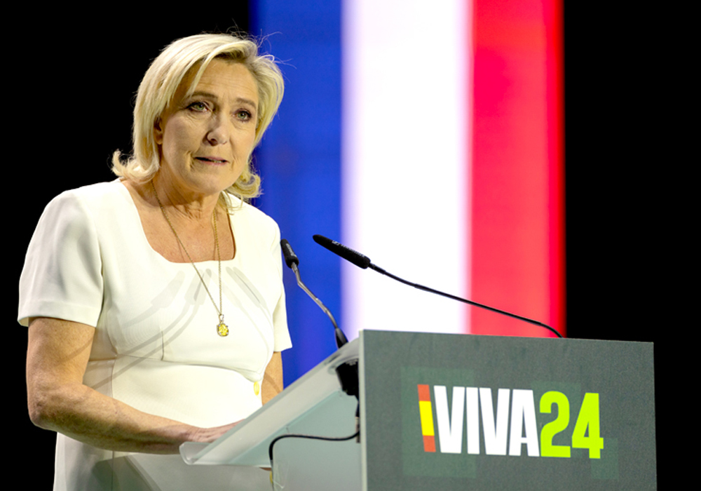 Marine Le Pen nousi Ranskan presidenttipelin paalupaikalle/1